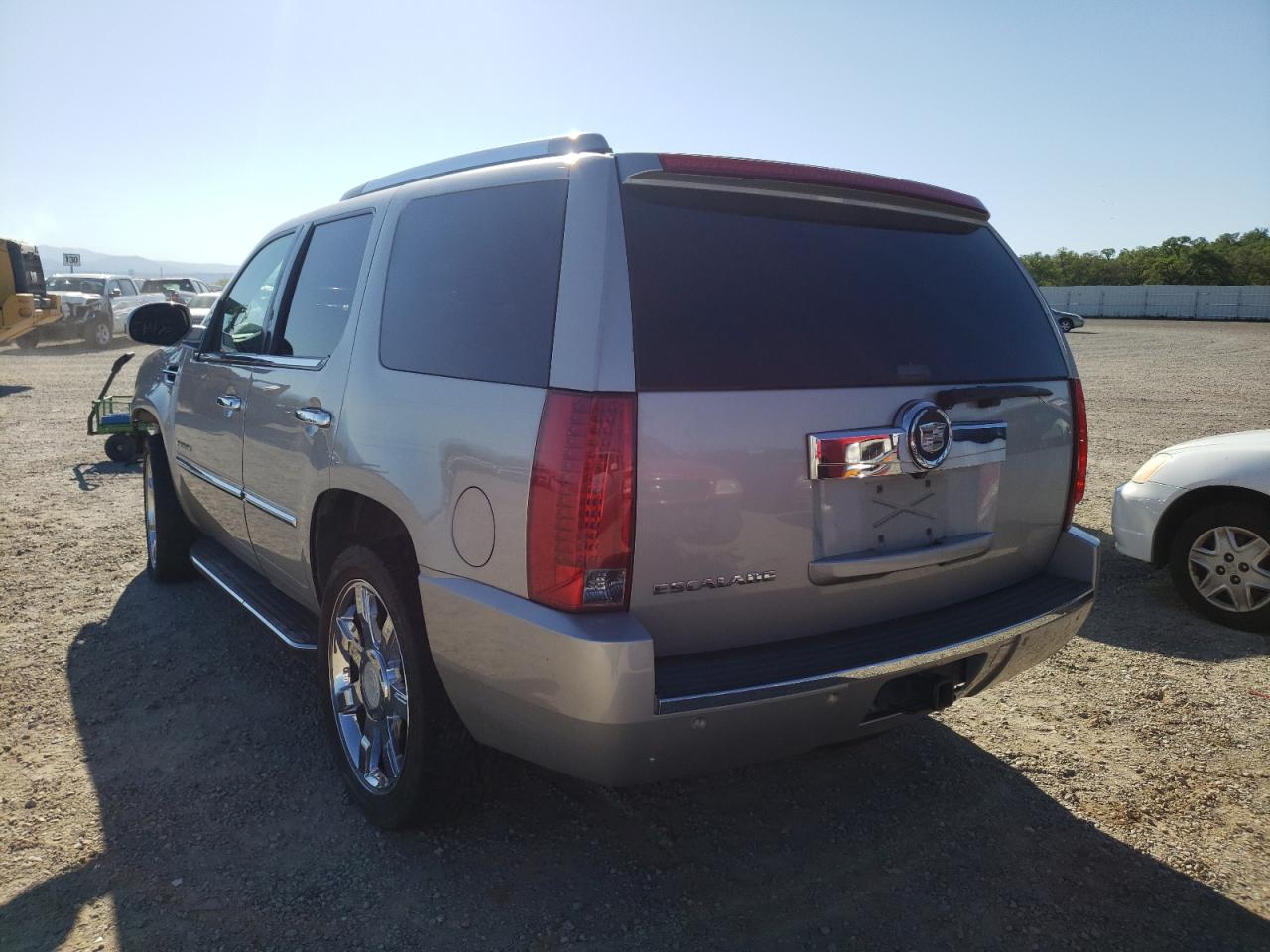 Photo 3 from auction – 2007 CADILLAC ESCALADE L with VIN 1GYFK63837R165758