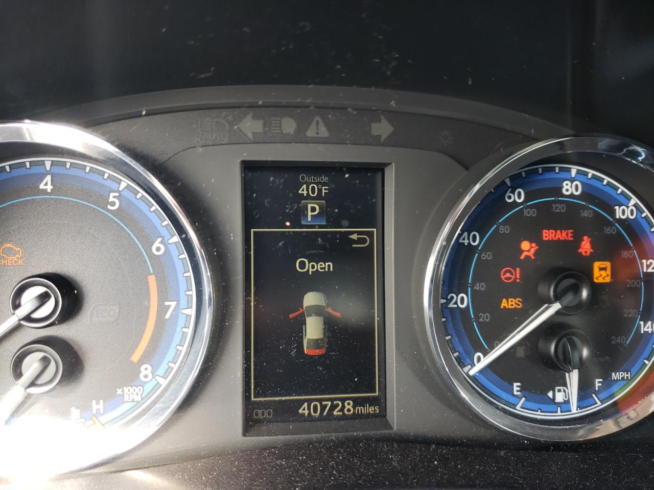 Photo 8 from auction – 2017 TOYOTA COROLLA L with VIN 2T1BURHE3HC904167