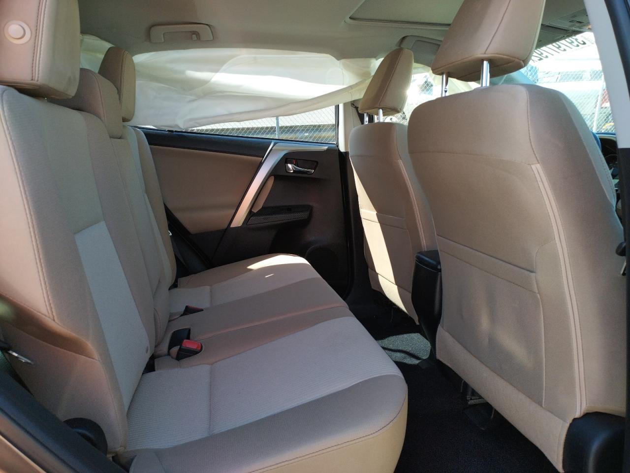 Photo 6 from auction – 2014 TOYOTA RAV4 XLE with VIN JTMRFREV2ED084398