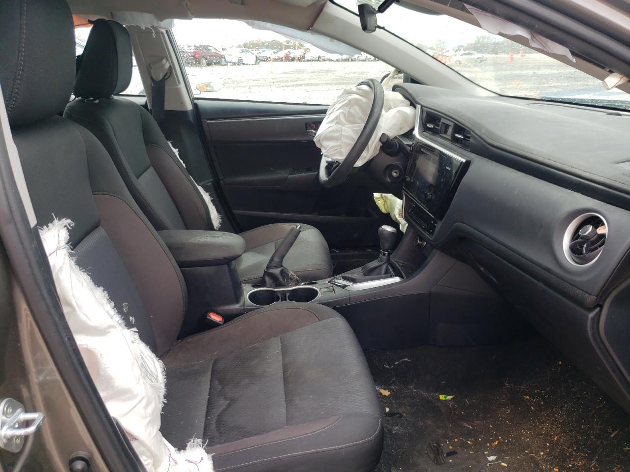 Photo 5 from auction – 2017 TOYOTA COROLLA L with VIN 2T1BURHE2HC749501