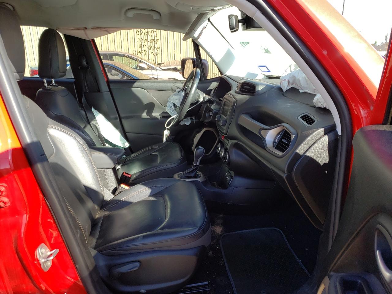 Photo 5 from auction – 2017 JEEP RENEGADE L with VIN ZACCJADBXHPE92540