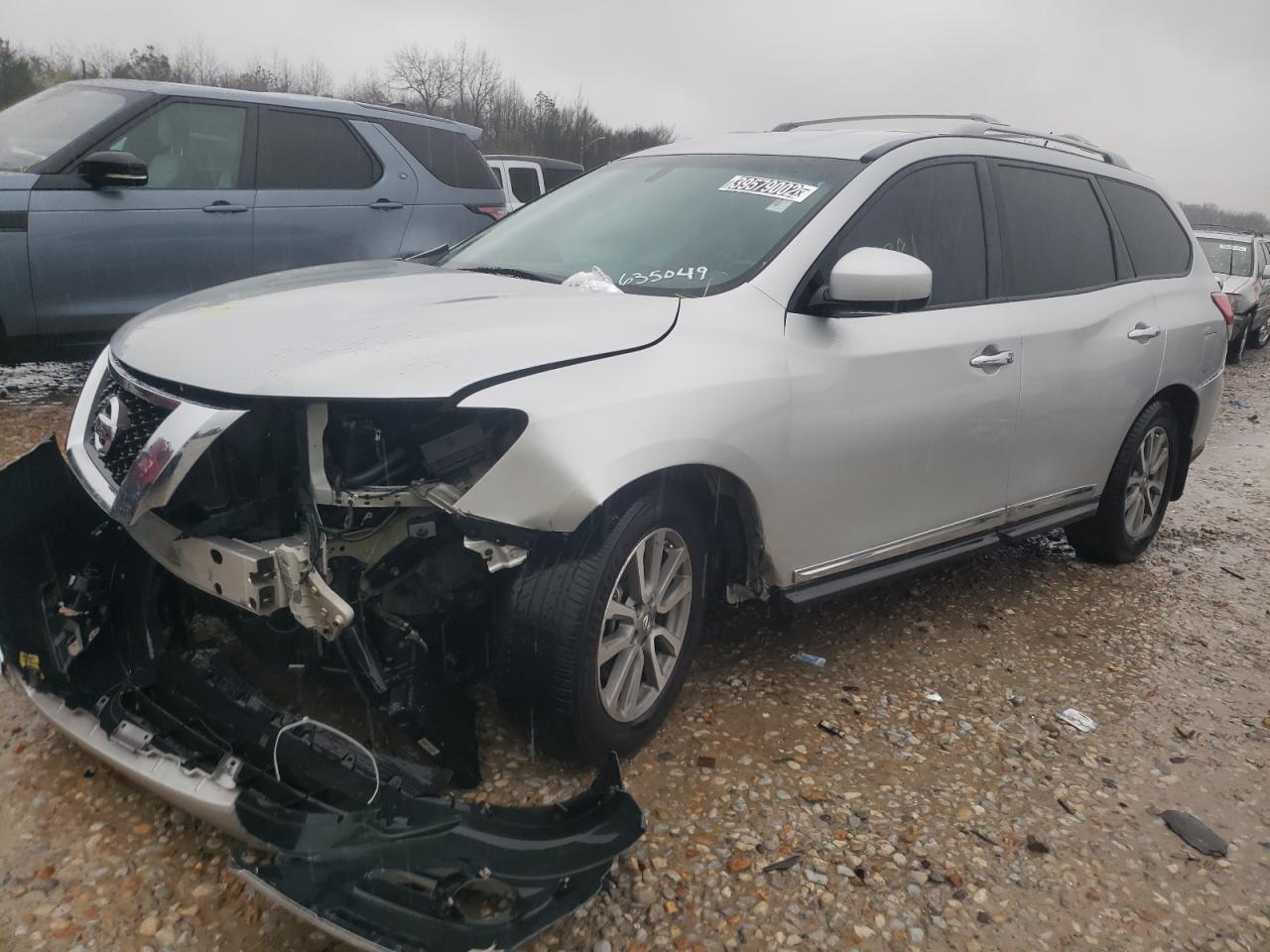Photo 2 from auction – 2016 NISSAN PATHFINDER with VIN 5N1AR2MN3GC635049