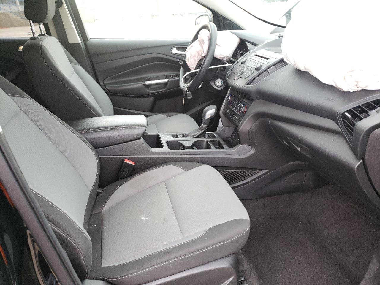 Photo 5 from auction – 2018 FORD ESCAPE SE with VIN 1FMCU9GD6JUA53578