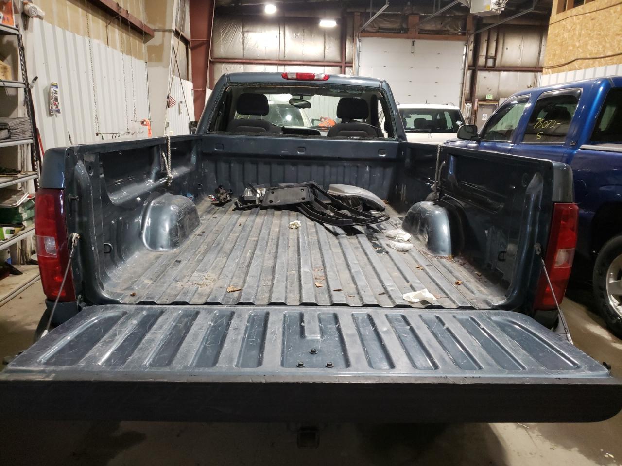 Photo 6 from auction – 2007 CHEVROLET SILVERADO with VIN 1GCEK14C67Z555003