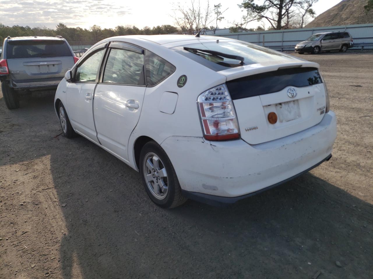 Photo 3 from auction – 2007 TOYOTA PRIUS with VIN JTDKB20U577617624