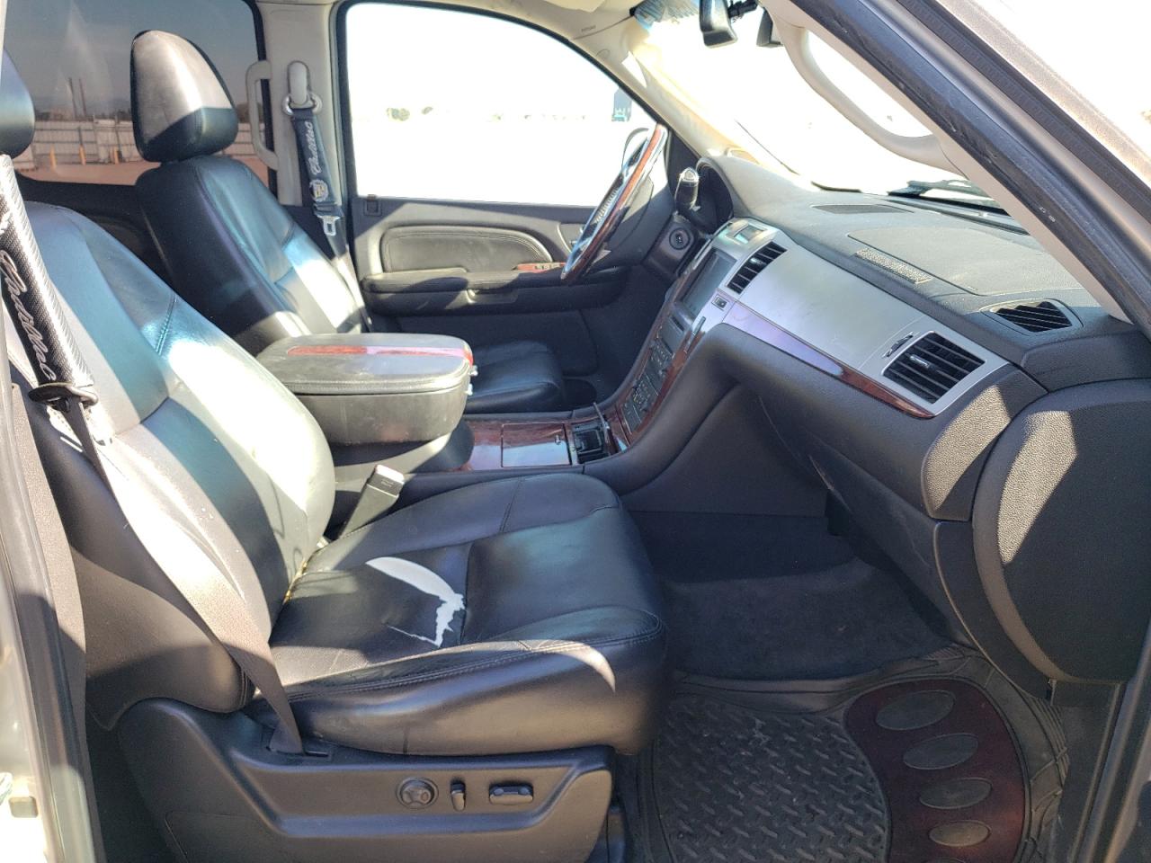 Photo 5 from auction – 2007 CADILLAC ESCALADE L with VIN 1GYFK63837R165758