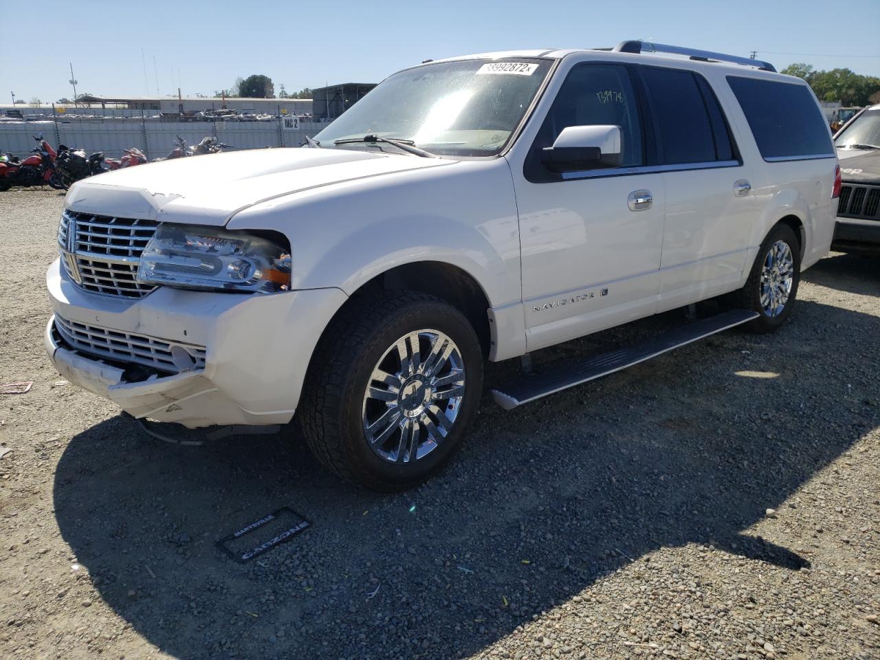 Photo 2 from auction – 2010 LINCOLN NAVIGATOR with VIN 5LMJJ3J58AEJ01667