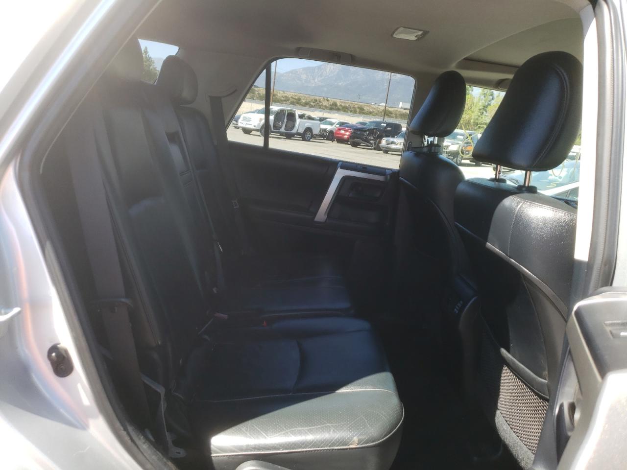 Photo 6 from auction – 2011 TOYOTA 4RUNNER SR with VIN JTEBU5JR2B5039262