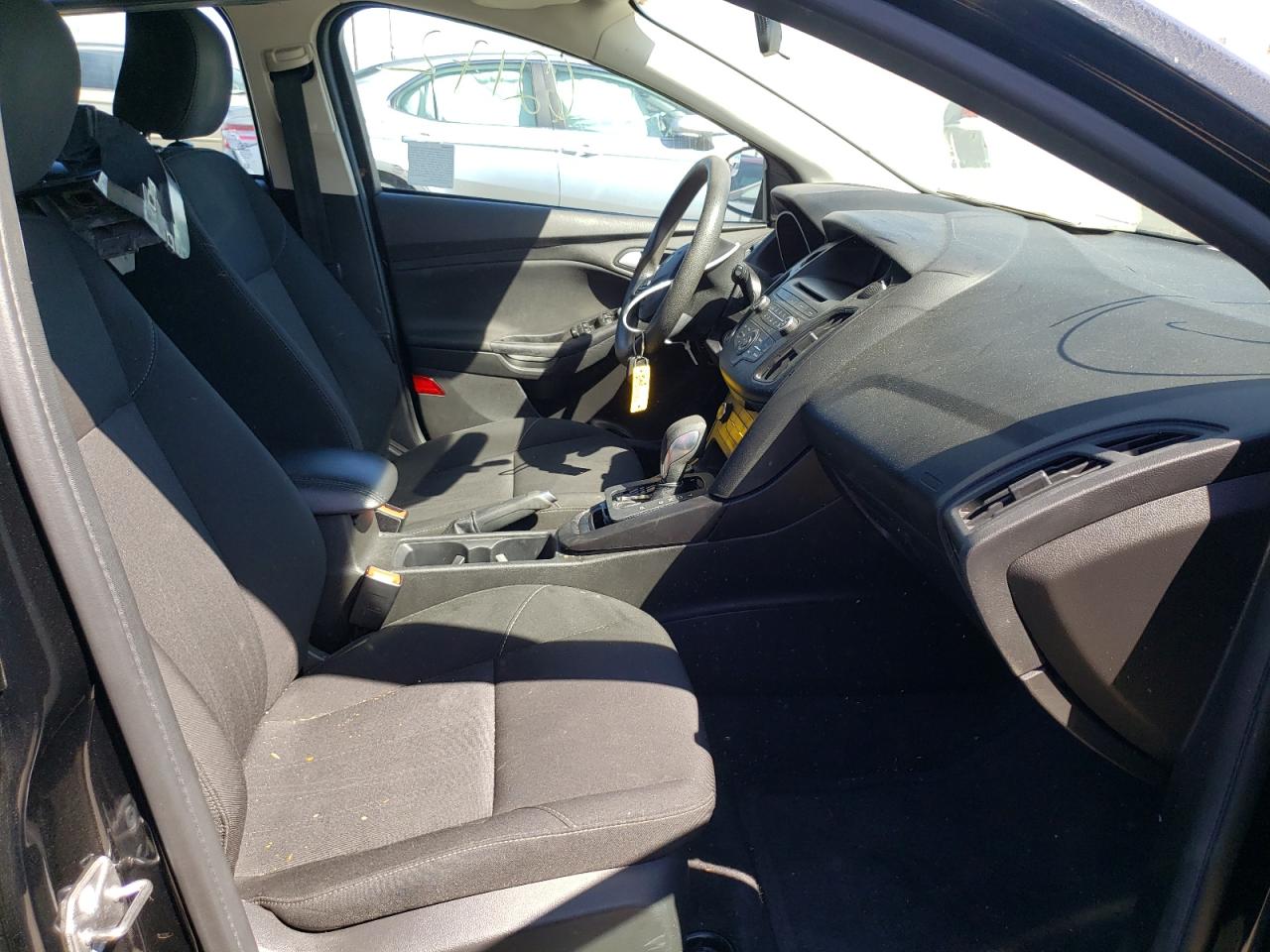 صورة رقم 5 من المزاد - 2017 FORD FOCUS SE مع VIN 1FADP3K27HL223648