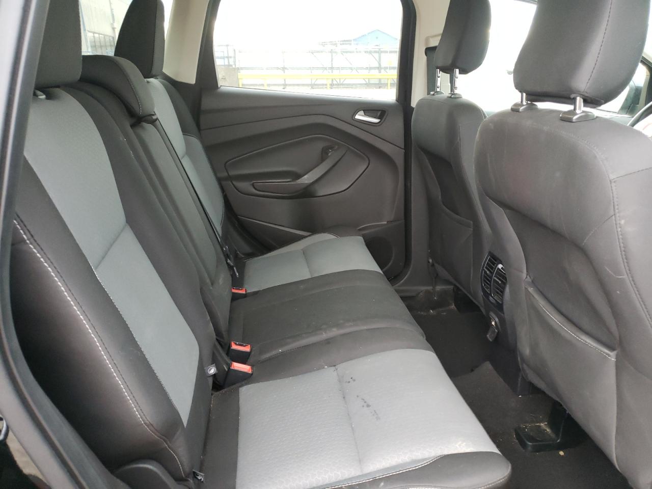 Photo 6 from auction – 2018 FORD ESCAPE SE with VIN 1FMCU9GD6JUA53578