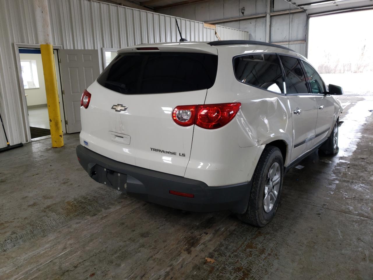 Photo 4 from auction – 2012 CHEVROLET TRAVERSE L with VIN 1GNKRFED1CJ398533