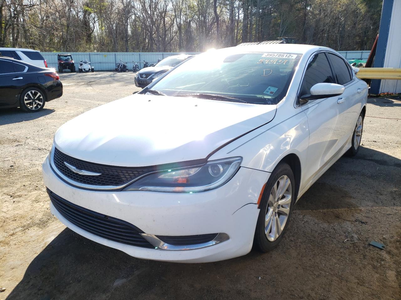 Photo 2 from auction – 2015 CHRYSLER 200 LIMITE with VIN 1C3CCCAB3FN593939