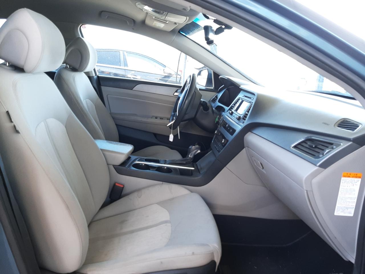 Photo 5 from auction – 2016 HYUNDAI SONATA HYB with VIN KMHE24L1XGA011180