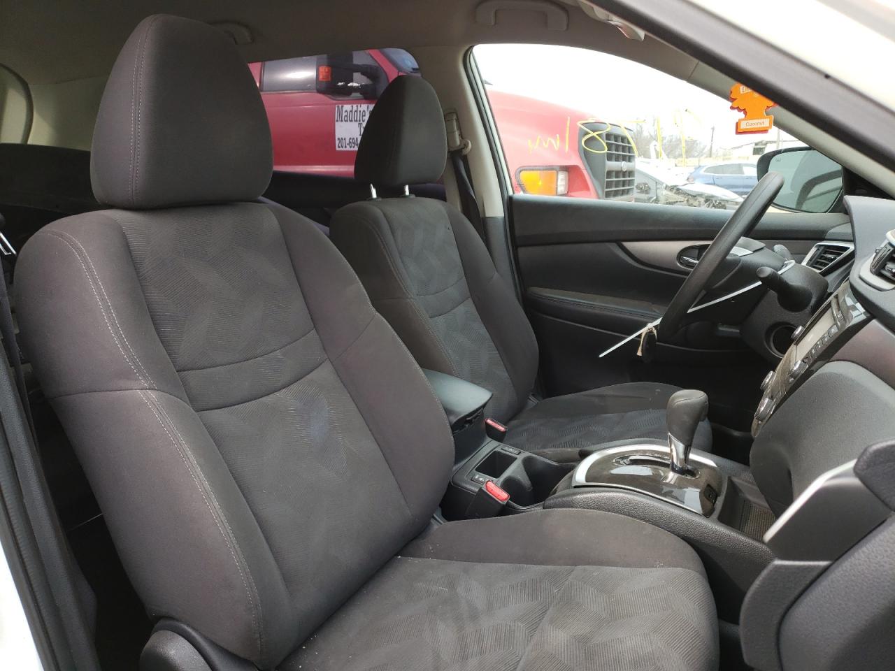 Photo 5 from auction – 2016 NISSAN ROGUE S with VIN KNMAT2MV5GP710042