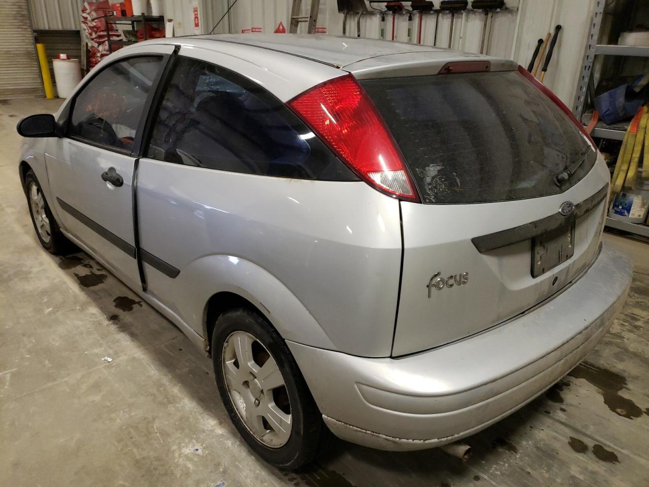 Photo 3 from auction – 2003 FORD FOCUS ZX3 with VIN 3FAFP313X3R171218