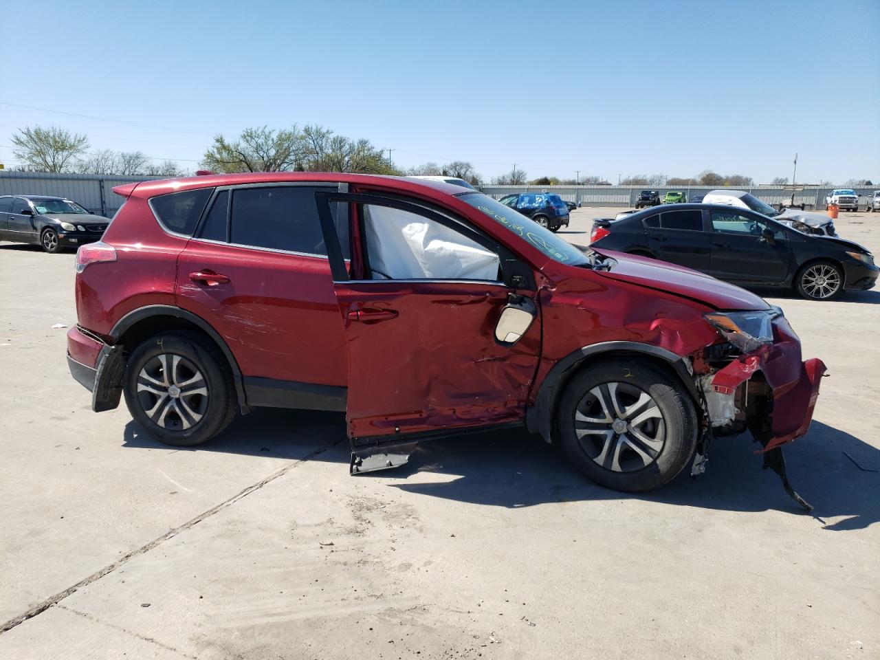 Photo 9 from auction – 2018 TOYOTA RAV4 LE with VIN 2T3ZFREV8JW495852
