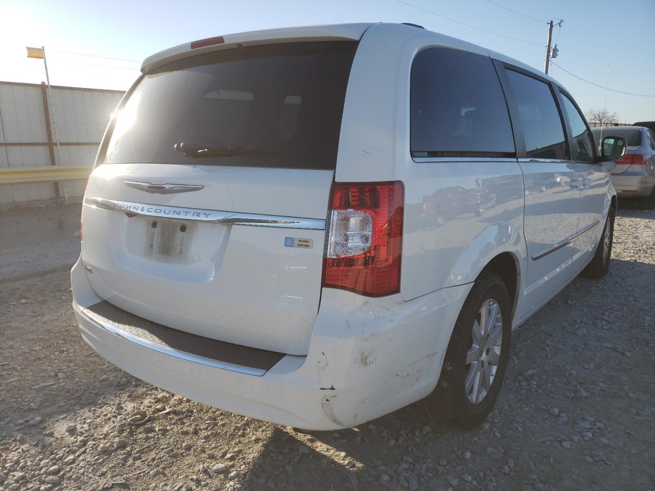 Photo 4 from auction – 2013 CHRYSLER TOWN & COU with VIN 2C4RC1BG4DR697067