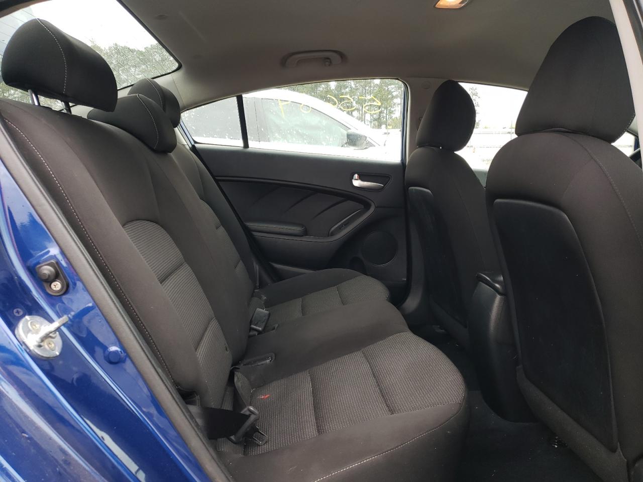 Zdjęcie 6 z aukcji – 2017 KIA FORTE LX z VIN 3KPFK4A74HE065637