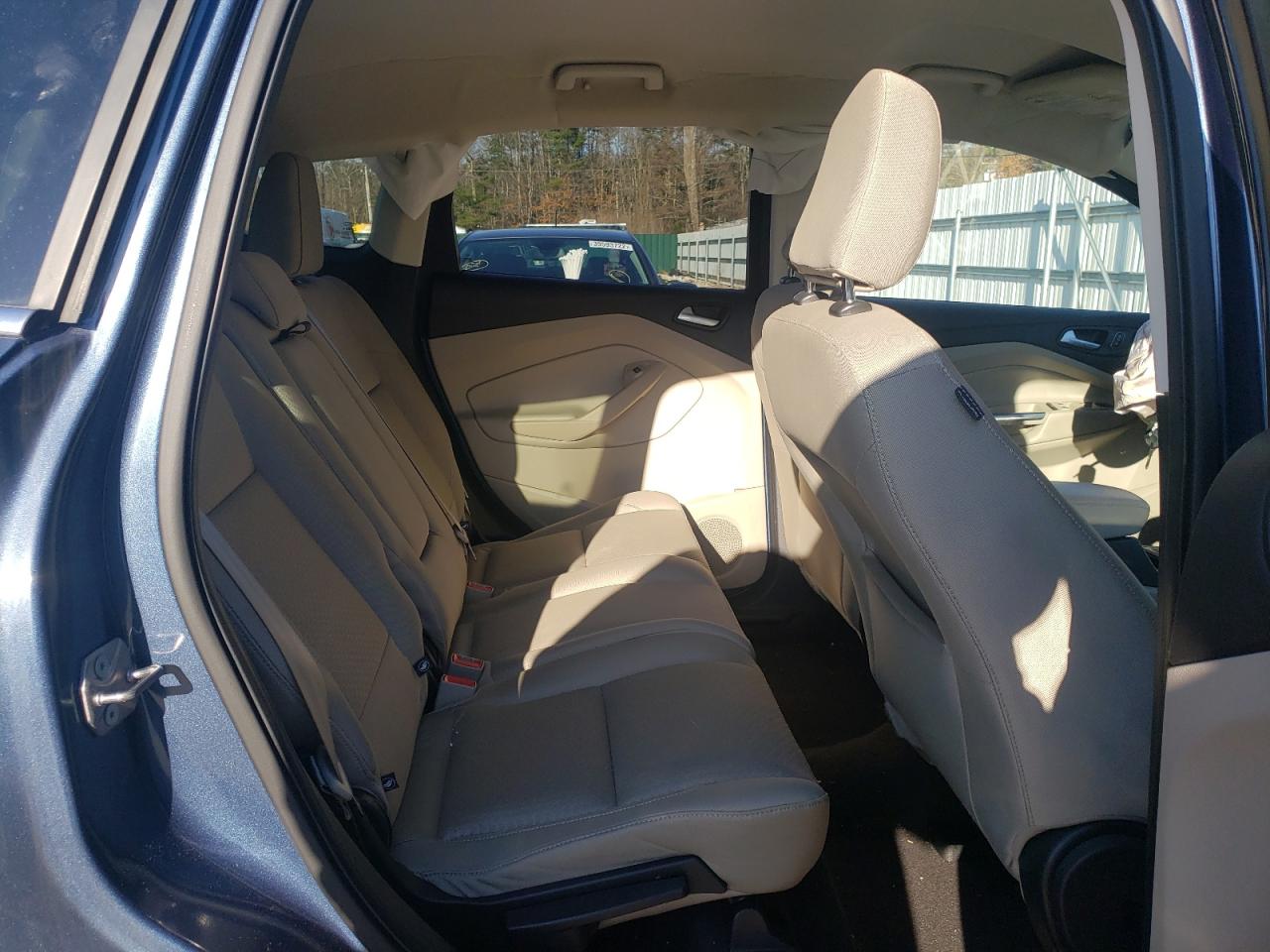 Photo 6 from auction – 2018 FORD ESCAPE SE with VIN 1FMCU9GD8JUB33285