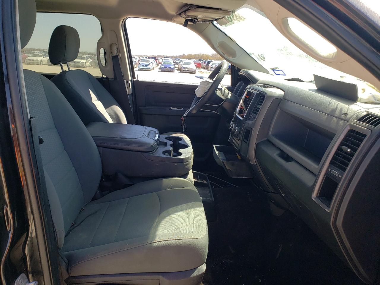 Photo 5 from auction – 2016 RAM 1500 ST with VIN 3C6RR7KTXGG312224