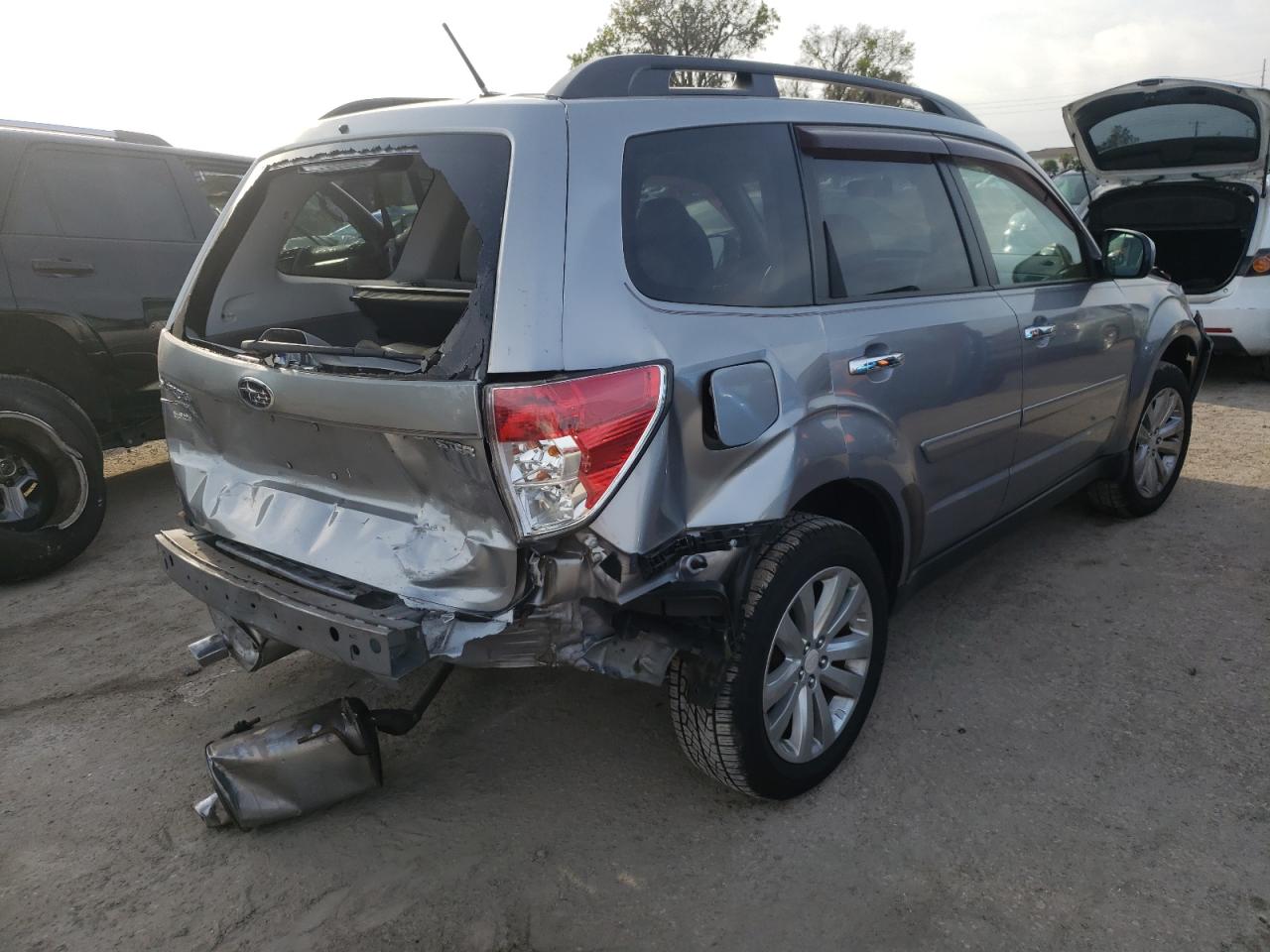 Photo 4 from auction – 2011 SUBARU FORESTER L with VIN JF2SHBEC1BH745149