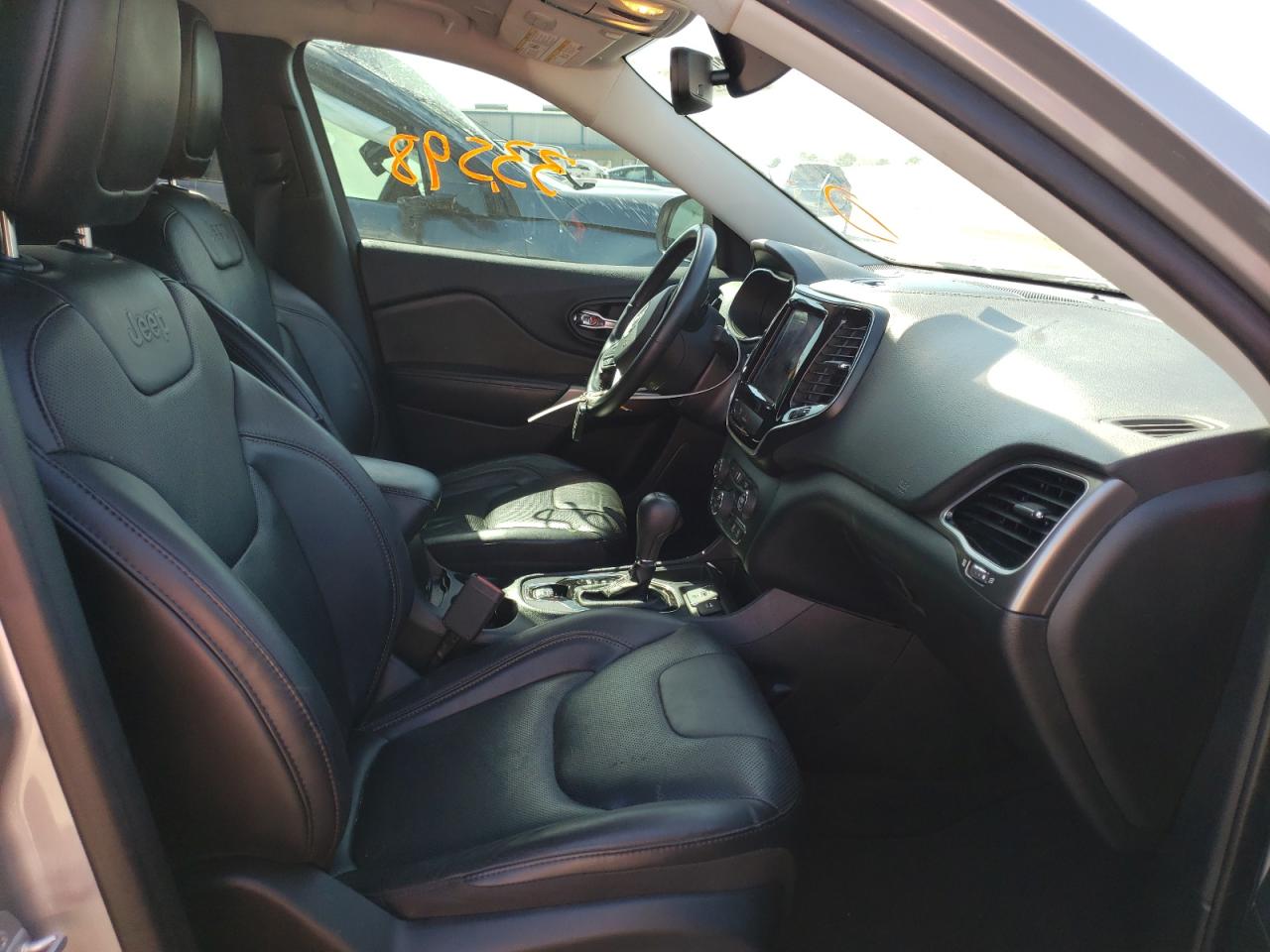 Photo 5 from auction – 2019 JEEP CHEROKEE L with VIN 1C4PJLDB7KD348883
