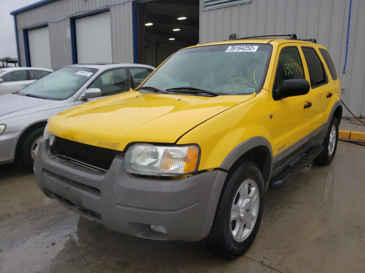 Photo 2 from auction – 2002 FORD ESCAPE XLT with VIN 1FMYU04132KD69917