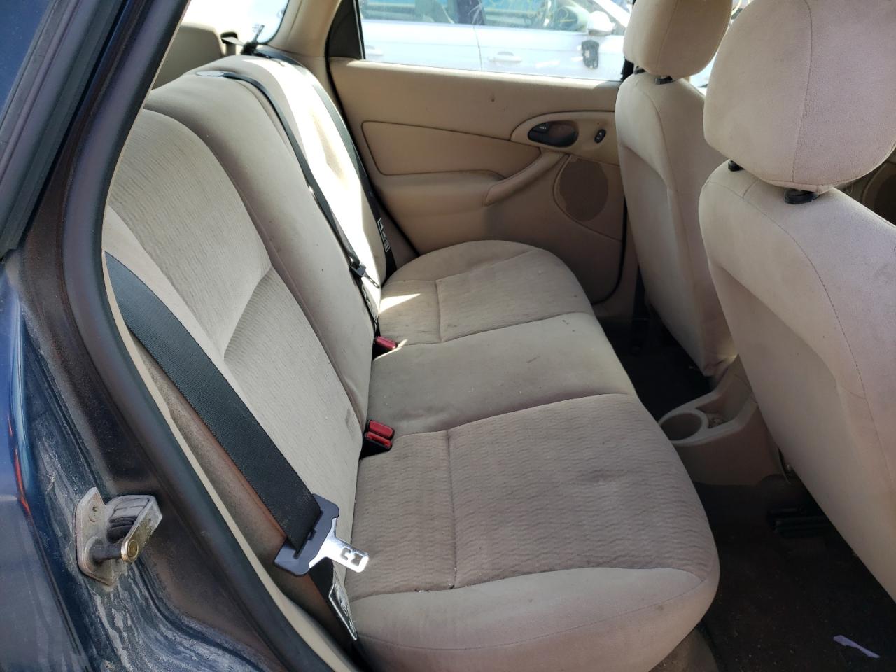Photo 6 from auction – 2001 FORD FOCUS SE with VIN 1FAFP363X1W246129