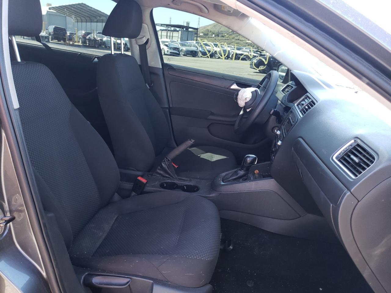 Photo 5 from auction – 2012 VOLKSWAGEN JETTA BASE with VIN 3VW2K7AJ3CM467804