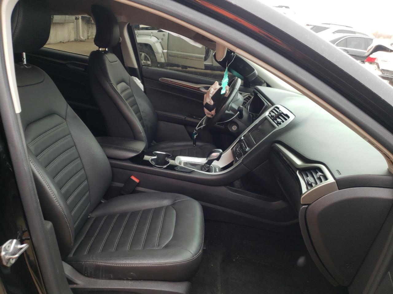 Photo 5 from auction – 2016 FORD FUSION SE with VIN 1FA6P0HD9G5120671