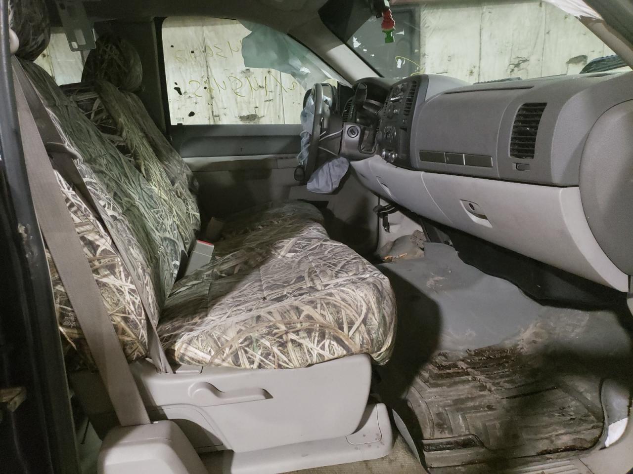 Photo 5 from auction – 2011 GMC SIERRA K15 with VIN 1GTR2VE36BZ145074