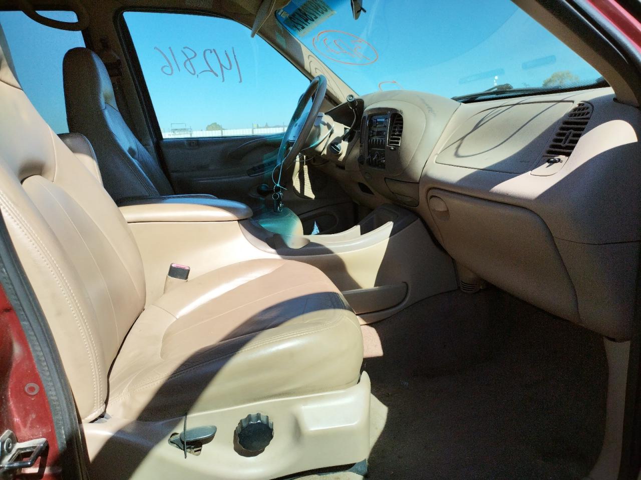 Photo 5 from auction – 1998 FORD EXPEDITION with VIN 1FMPU18L7WLC04658