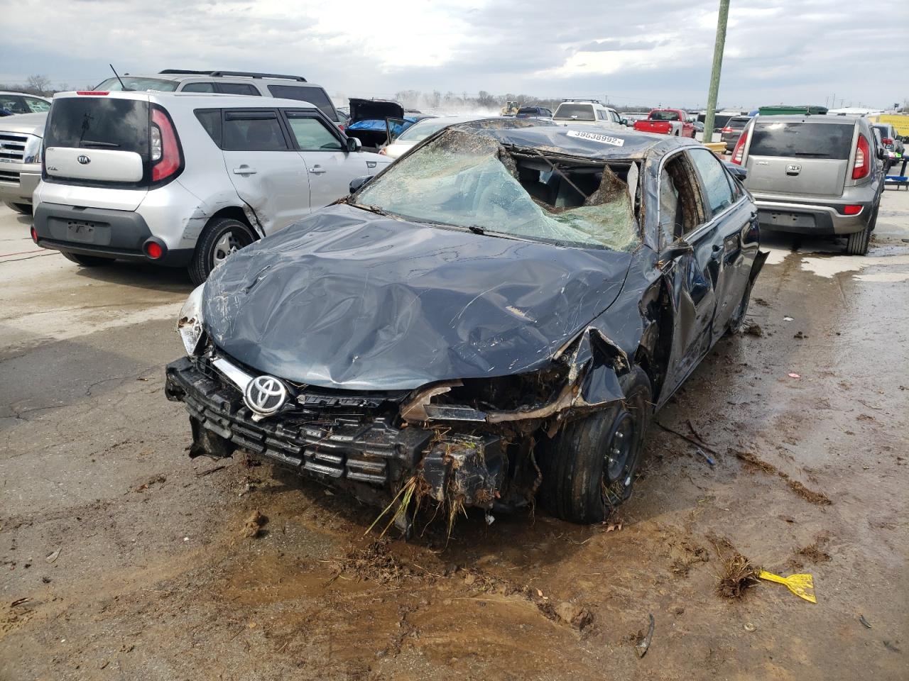 Photo 2 from auction – 2015 TOYOTA CAMRY LE with VIN 4T1BF1FK5FU110853