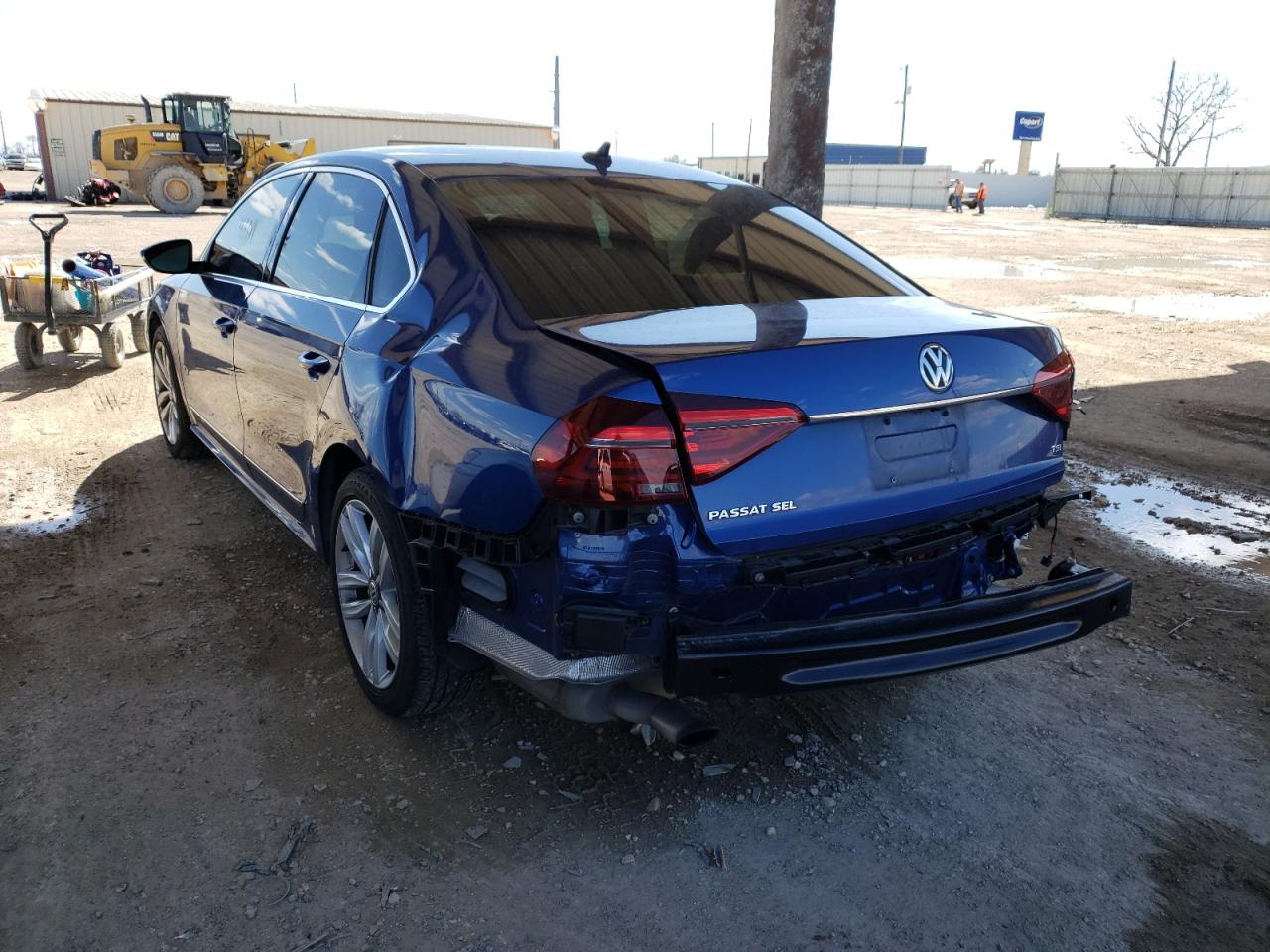 Photo 3 from auction – 2017 VOLKSWAGEN PASSAT SEL with VIN 1VWCT7A37HC032103