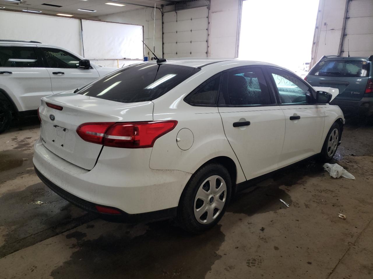 Photo 4 from auction – 2017 FORD FOCUS S with VIN 1FADP3E20HL284965