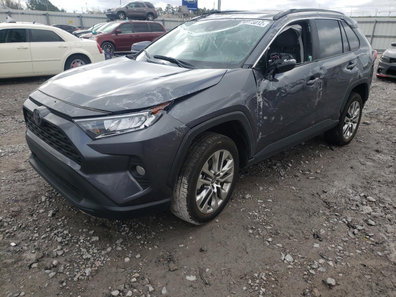Photo 2 from auction – 2021 TOYOTA RAV4 XLE P with VIN 2T3C1RFV4MW153676