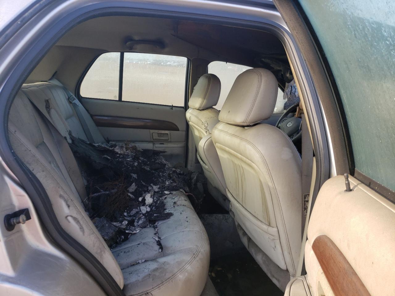 Photo 6 from auction – 2004 MERCURY GRAND MARQ with VIN 2MEFM75W54X606498