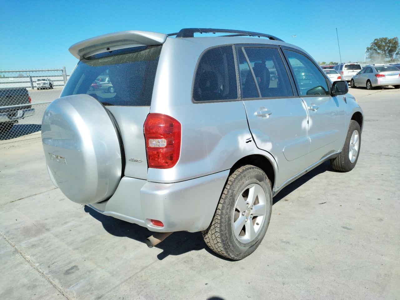 Photo 4 from auction – 2005 TOYOTA RAV4 with VIN JTEHD20VX50057954