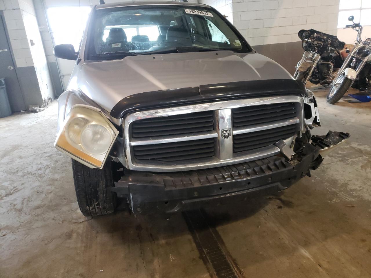Photo 9 from auction – 2005 DODGE DURANGO SL with VIN 1D4HB48N75F568502