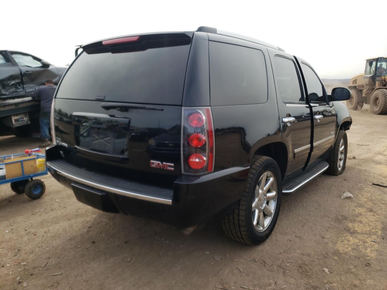 Photo 4 from auction – 2012 GMC YUKON DENA with VIN 1GKS2EEF7CR230555