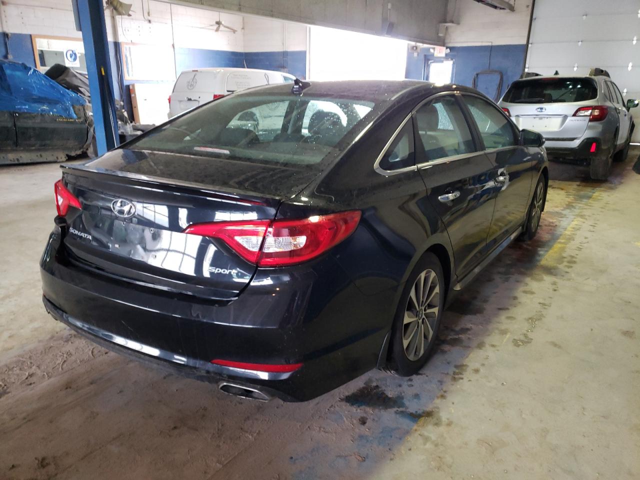 Photo 4 from auction – 2016 HYUNDAI SONATA SPO with VIN 5NPE34AF8GH403521