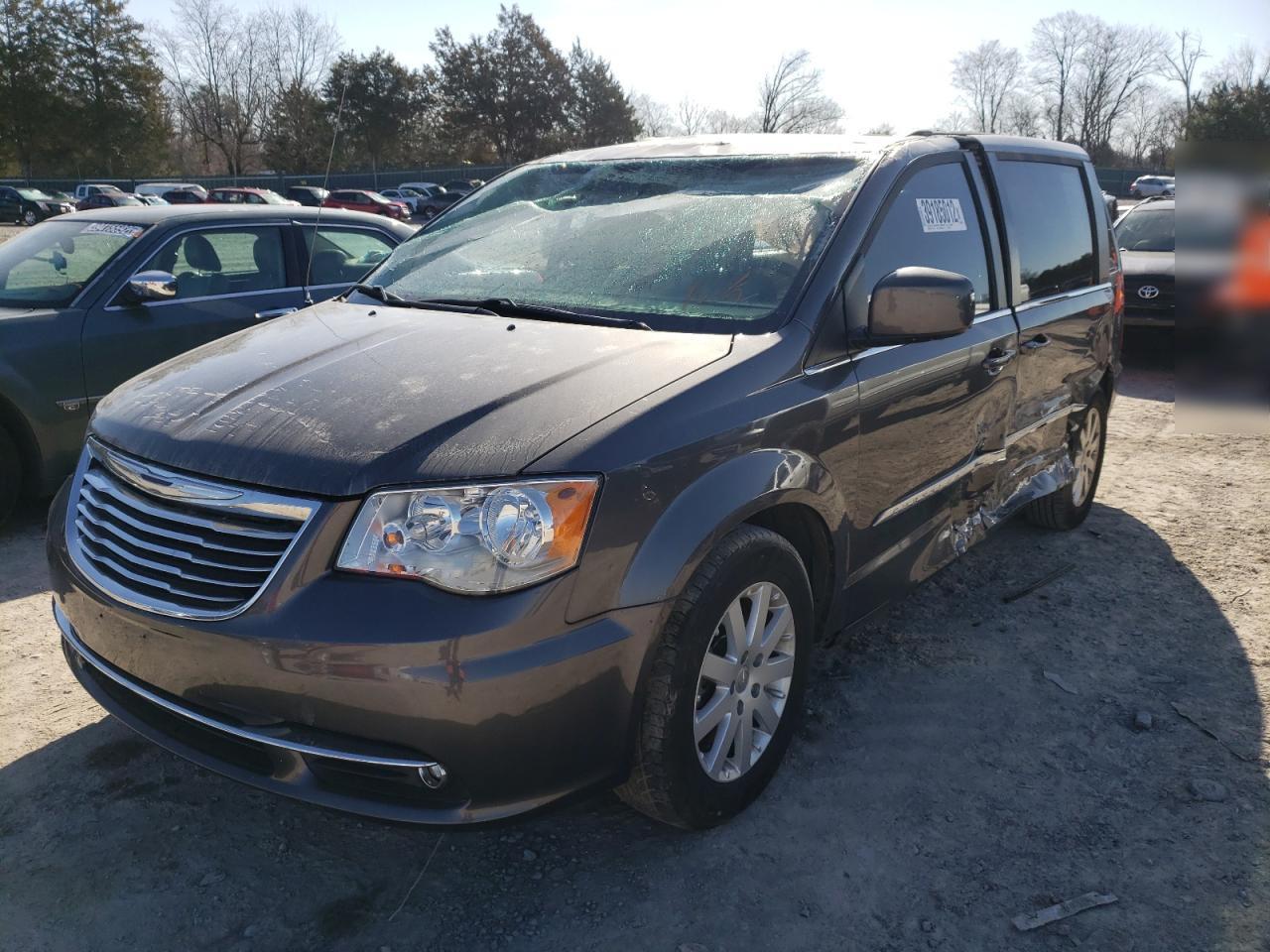 Photo 2 from auction – 2016 CHRYSLER TOWN & COU with VIN 2C4RC1BGXGR300658