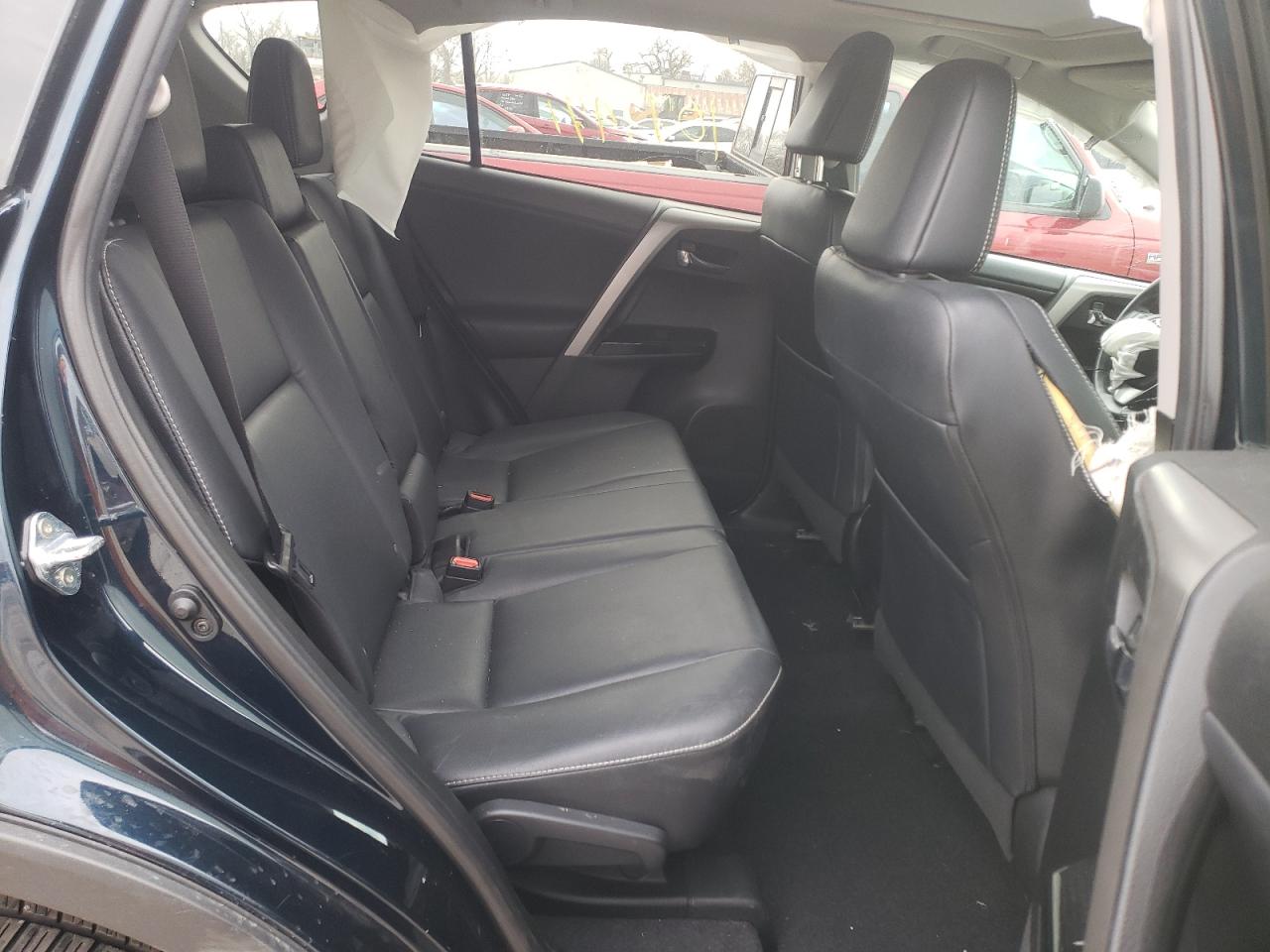 Photo 6 from auction – 2017 TOYOTA RAV4 LIMIT with VIN 2T3DFREV0HW607726