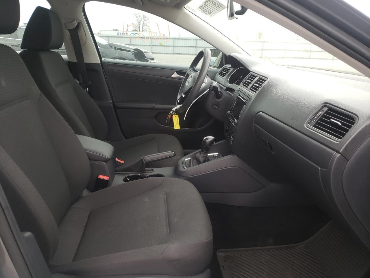 Photo 5 from auction – 2015 VOLKSWAGEN JETTA BASE with VIN 3VW2K7AJ1FM267623