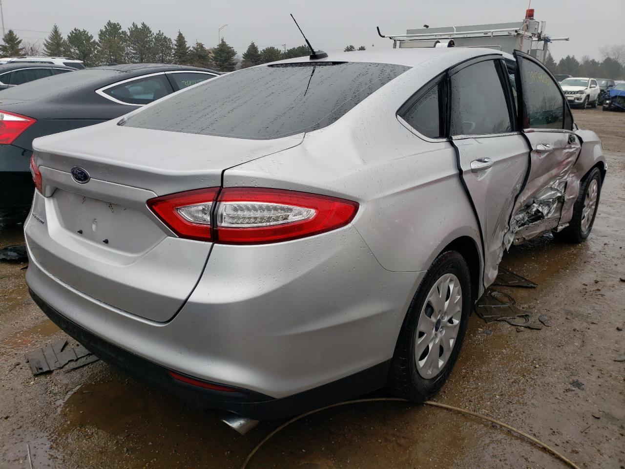 Photo 4 from auction – 2014 FORD FUSION S with VIN 3FA6P0G75ER374139
