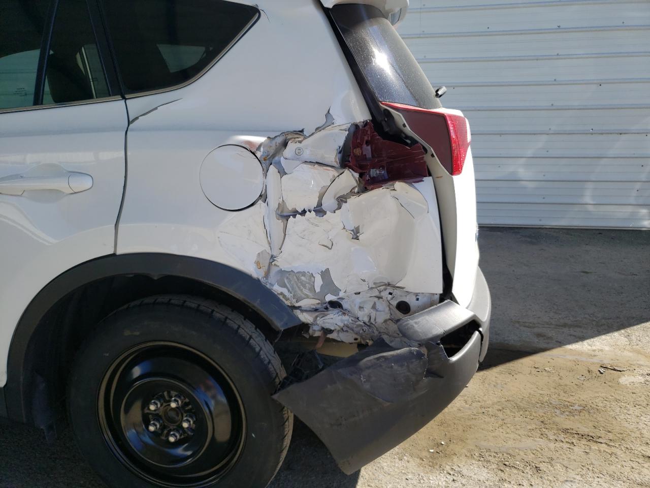 Photo 9 from auction – 2014 TOYOTA RAV4 XLE with VIN 2T3WFREV7EW126179