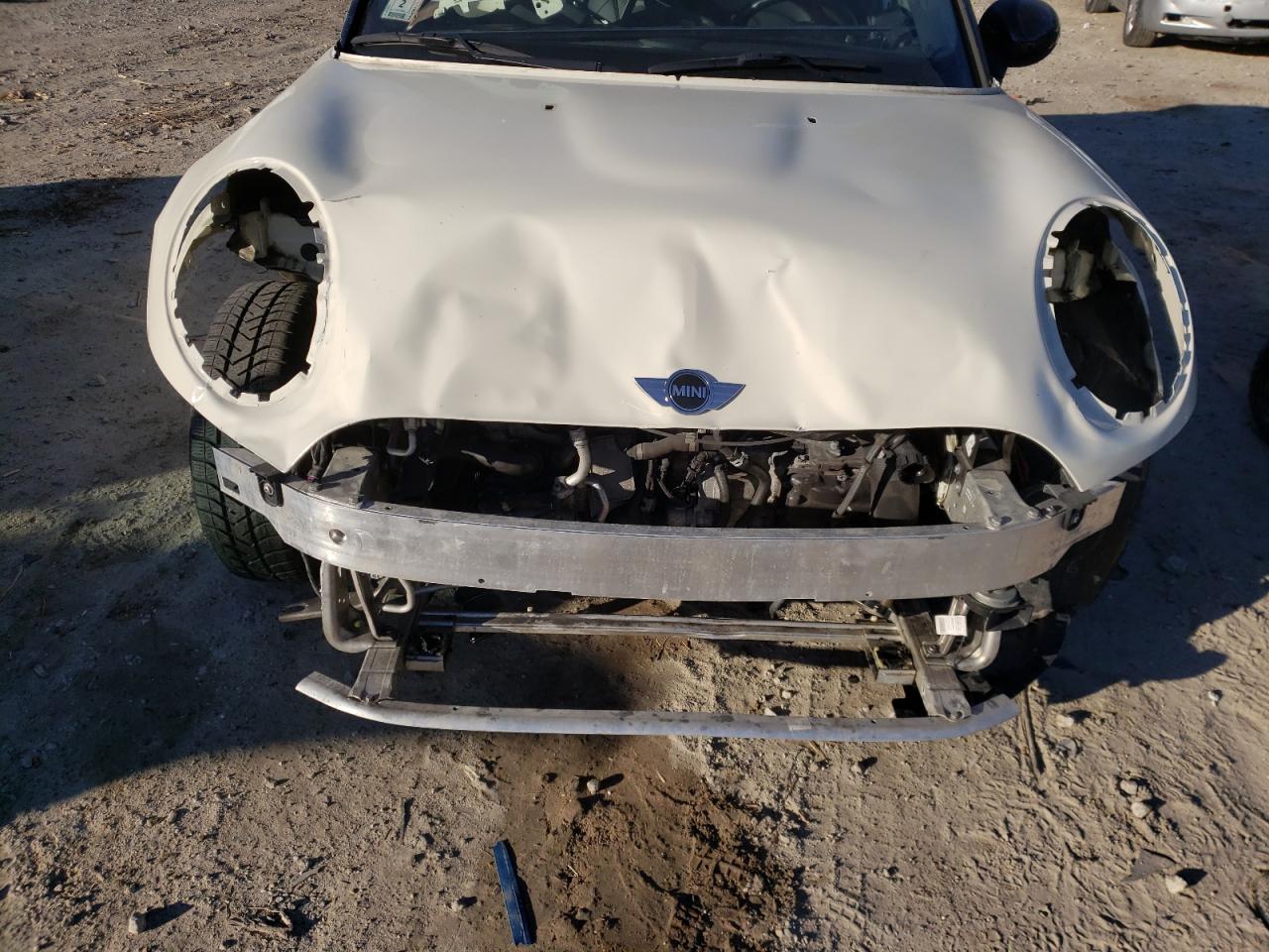 Photo 9 from auction – 2016 MINI COOPER with VIN WMWXU1C5XG2D09439