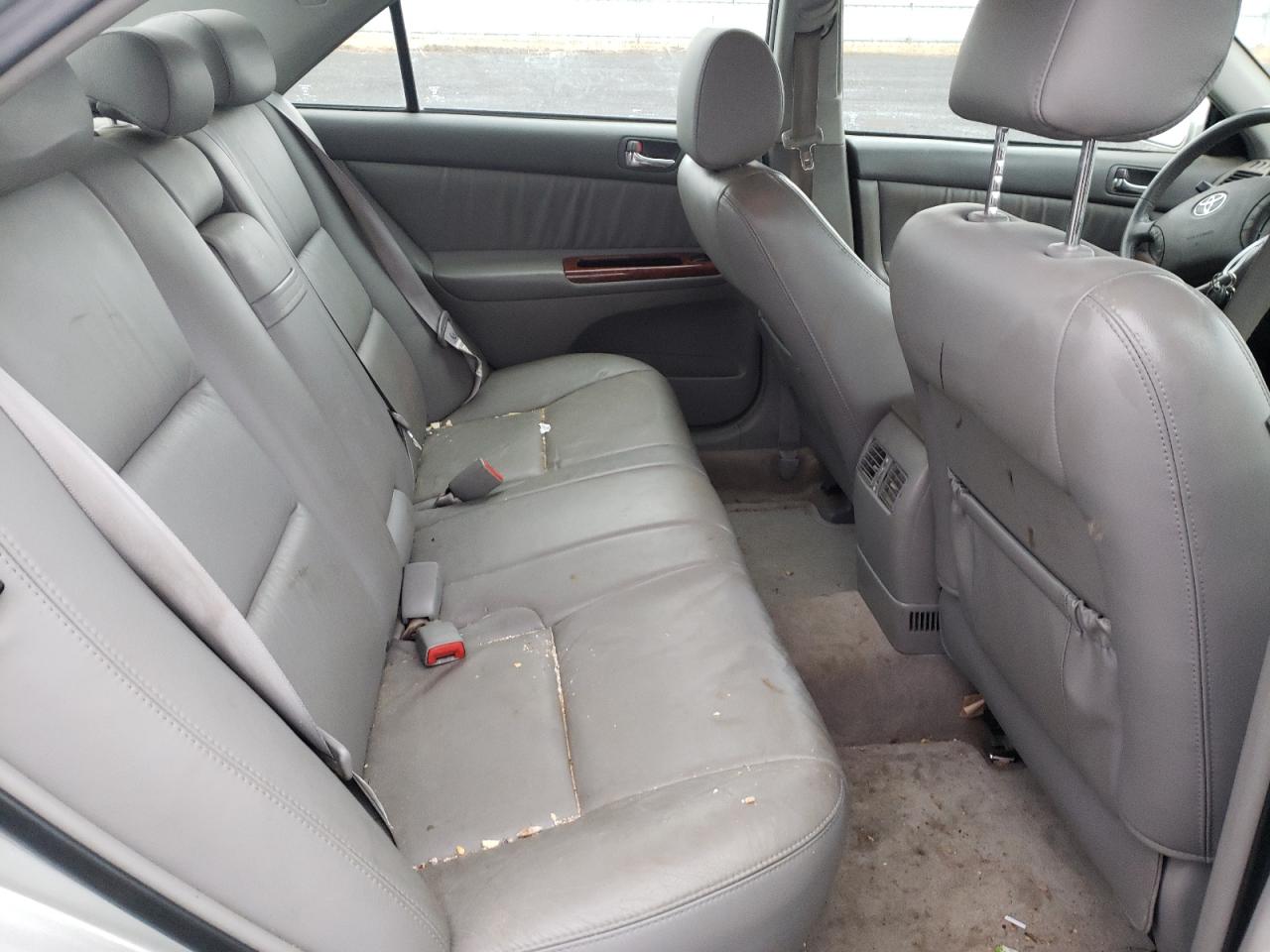 Photo 6 from auction – 2005 TOYOTA CAMRY LE with VIN 4T1BF30K95U089931