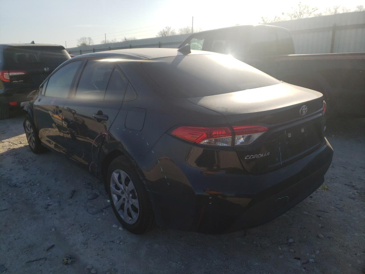 Photo 3 from auction – 2021 TOYOTA COROLLA LE with VIN 5YFEPMAE8MP227449