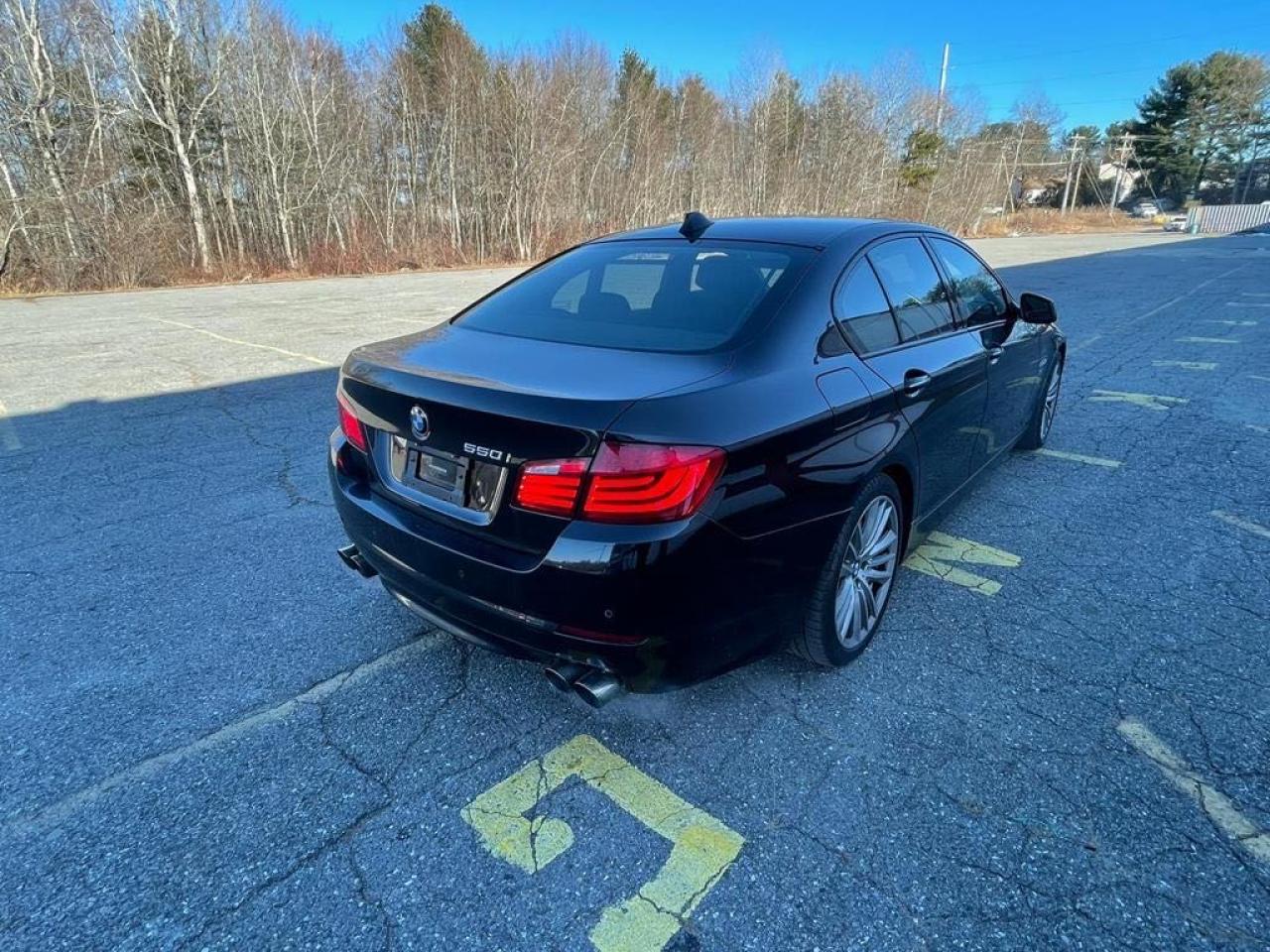 Photo 4 from auction – 2011 BMW 550 XI with VIN WBAFU9C54BC783915